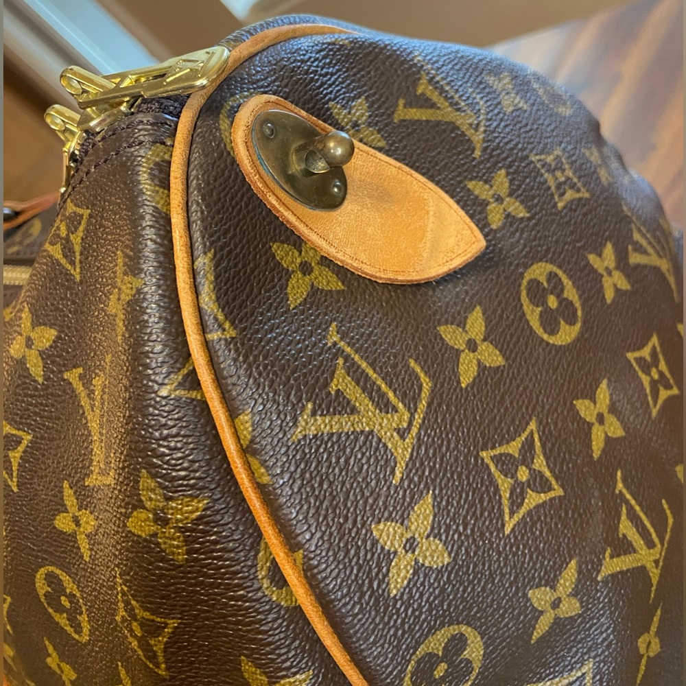 Louis Vuitton Keepall 50 Monogram Duffle Bag - Picture 4 of 16